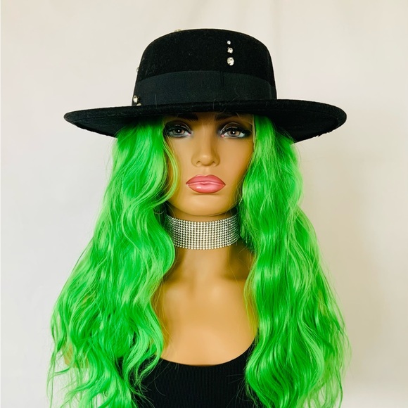 Beautiful Bright Green 13x2.5 Lace Front Premium Fiber Wig for Events/Daily Wear - Picture 14 of 14